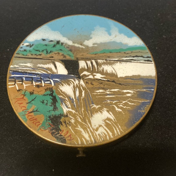 Vintage 1950’s Souvenir Niagara Falls compact - Picture 1 of 5